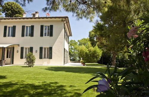 Fano Villa | Romantica villa con piscina e parco, vicinissima alla spiaggia di Fano