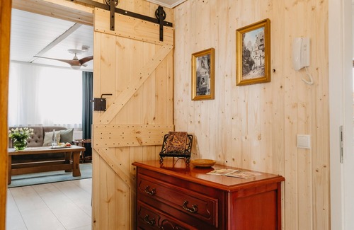 Edenkoben Apartment | Romantische Ferienwohnung mit Whirlpool an der Südliche Weinstraße