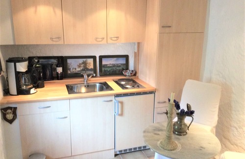 Etzhorn Apartment | Romantisches Apartment im Reetdachhaus
