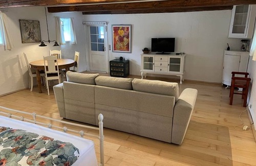 Bovense House | Romantisk og Rummelig Suite i Landlige Omgivelser