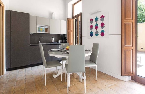 Roman Ghetto Apartment | Rome apartment for Rent, holiday apartment in Rome, short term rental Rome, Flat in Rome with Terrace