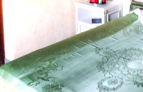Rome Province Cottage | Rome apartment with a park