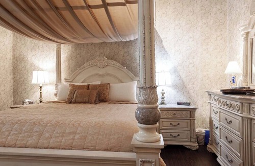 Stratford Apartment | Romeo and Juliet Stone Maiden Inn