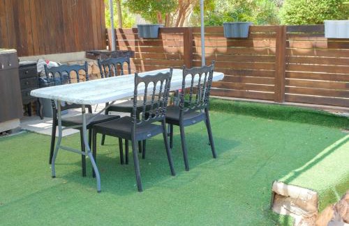 Neve Zohar Apartment | Romi's suite by LOREN VILLAGE