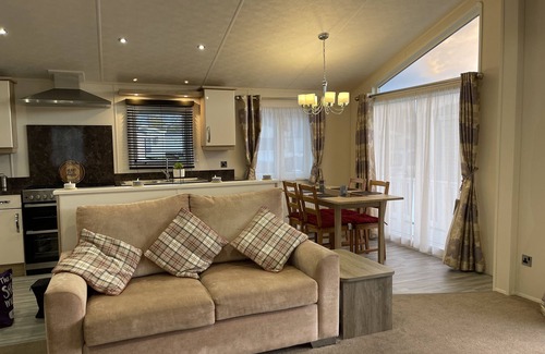 St Mary's Bay Apartment | Romney Lodge - in the heart of a holiday park