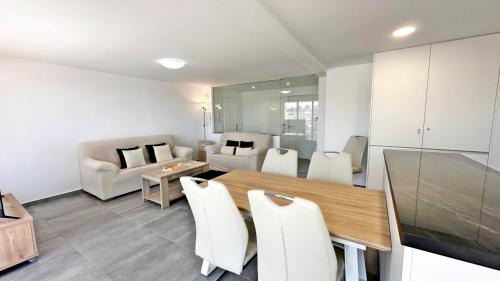 Grao de Gandia Apartment | ROMPEOLAS GANDIA - Alquiler solo a familias
