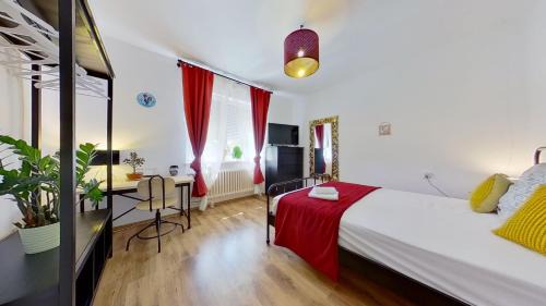 Pezinok Bed & Breakfast | Ron De Mar #3 modern room