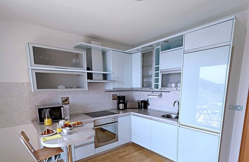 Icici Apartment | Rona Apartment Ivonne