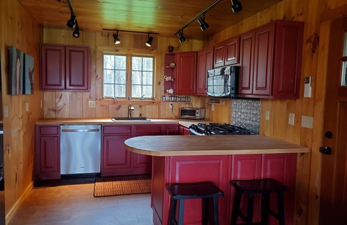 Brownsville Cottage | Ronnoco Farm-Charming Brownsville/West Windsor, VT cottage