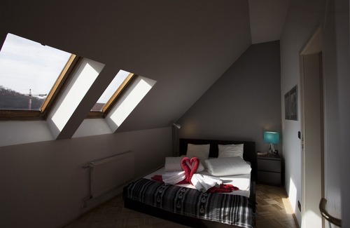Karlin Apartment | Roof apartment near city center