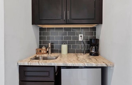South Philadelphia House | Roof Deck Oasis Top Rated Airbnb near PENN & CHOP