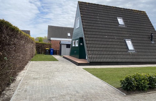 Carolinensiel House | Roof-only house "Murmel 4", charging station f. Electric cars, fireplace, beach chair, WLAN