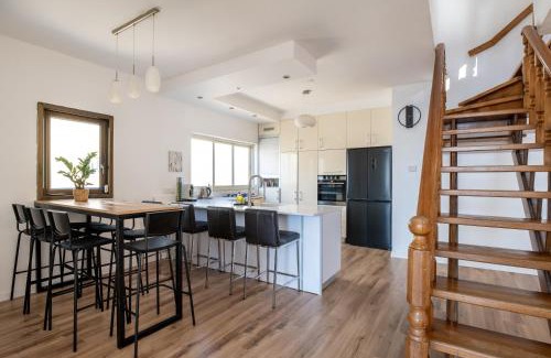Netanya Apartment | Roof Top 3 Floors