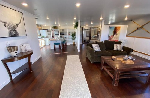 Loveland House | Roof-top stay, king-size bed, views of Loveland