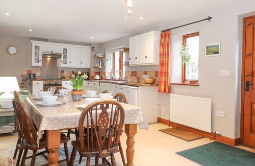 Hawes Cottage | ROOFSTONES COTTAGE, pet friendly, with a garden in Hawes