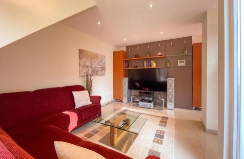 Schriesheim Apartment | Rooftop 85qm - Burgblick - nahe Heidelberg - Loggia - Büro - Klima