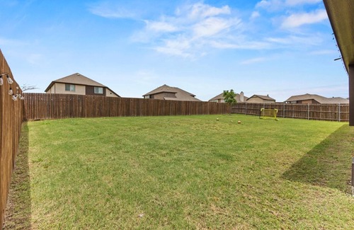 Mesquite House | Rooftop Bliss 4br with Crib/office Space, Free parking/AC with WiFi in Mesquite