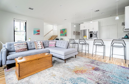 Foster Heights House | Rooftop Deck | 5 mins to downtown | Sleeps 6