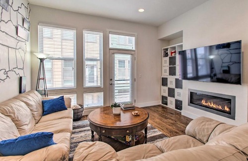 San Rafael House | Rooftop Deck and City Views Denver Abode!