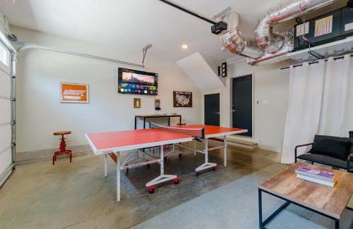 Talbot's Corner House | Rooftop Deck Grill Ping Pong Near Downtown Nashville