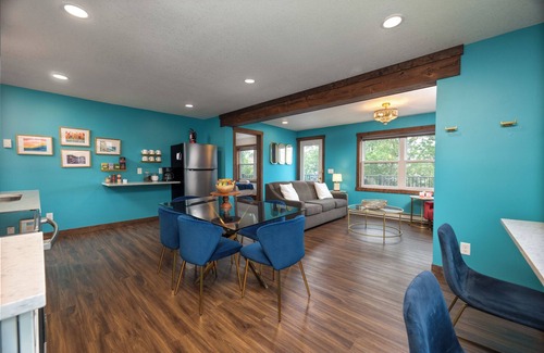 Prescott Condo | Rooftop & Game Room | Patio | Fireplace