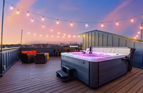 Hurwood Heights House | Rooftop Hot Tub Game Room Barrel Sauna Nashville