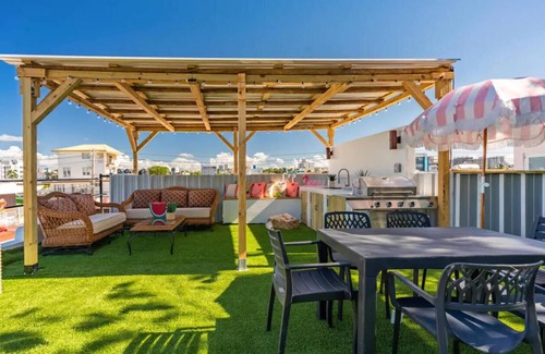 San Juan Condo | Rooftop, Hot tub & Grill /Brand New Luxury Condo