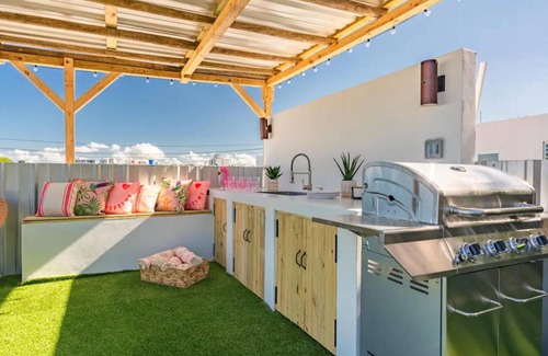 San Juan Condo | Rooftop, Hot tub & Grill /Brand New Luxury Condo