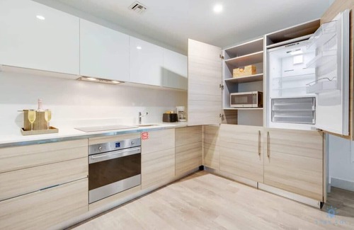 Hollywood Apartment | Rooftop Pool| Balcony|Hollywood Beach Broad–walk