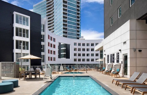 East Village Apartment | Rooftop Pool + Parking - Only One Week Left to Book- San Diego Luxury Condo