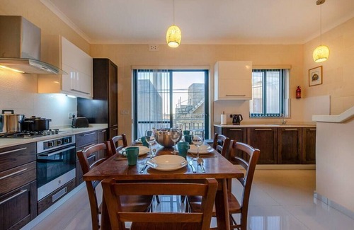 Nadur Villa | Rooftop Pool w/SeaViews @ Modern 3BR Holiday Home