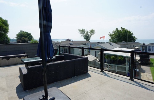 Sherkston House | Rooftop Retreat at sherkston shores
