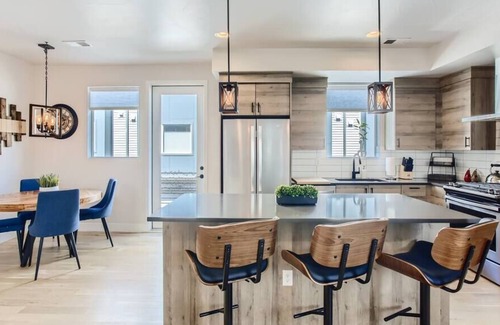 Jefferson Park House | Rooftop Retreat / Walk To Park & Breweries
