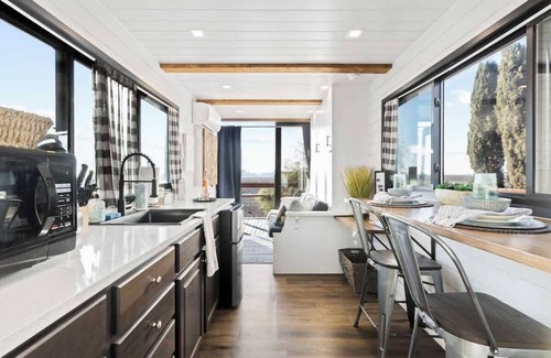 Tulare Apartment | Rooftop Spa! Tiny Cargo Home, Farm Experience