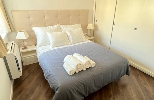 Belso-Ferencvaros Apartment | Rooftop Suite Budapest 4