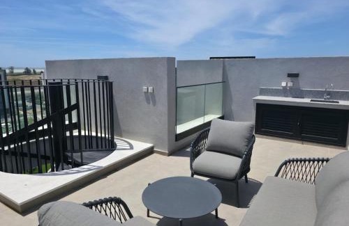 Vasa Koilaniou Apartment | Rooftop Sunset Garden by Staycom