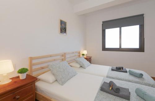 El Guincho Apartment | Rooftop View Escape - 1 Minute to Center and Fast Wi-Fi
