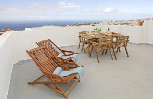 El Guincho Apartment | Rooftop View Escape - 1 Minute to Center and Fast Wi-Fi