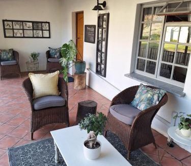 Drakenstein House | Rooiheuwel Cottage