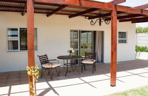 Prince Alfred Hamlet Apartment | Rooikraal Hamlet Village Cottage
