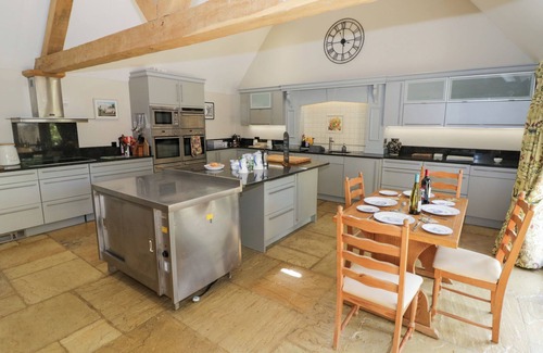 Broadway Cottage | ROOKERY HALL, family friendly, luxury holiday cottage in Broadway