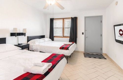 Balsam Lake Apartment | Room 1 Boutique Hotel Balsam Lake, WI