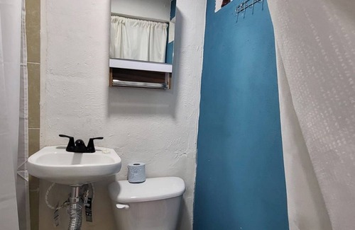 Pachuca House | Room "1" Private bathroom, silver z fence