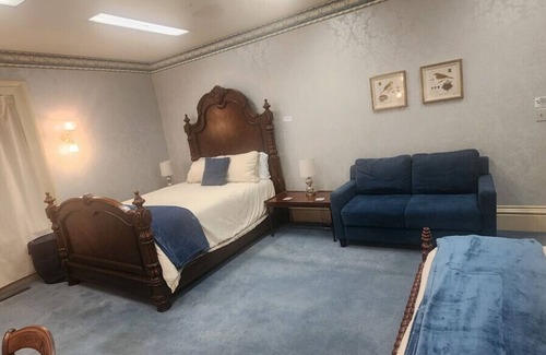 Springfield House | Room #1 - The Audubon Room