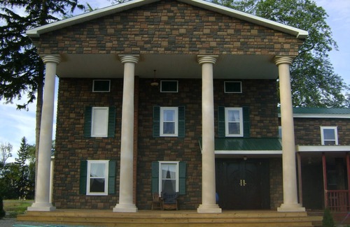Fort Plain Bed & Breakfast | Room #1 We are only 30 min. away from "BASEBALL HALL OF FAME" in Coopers Town .