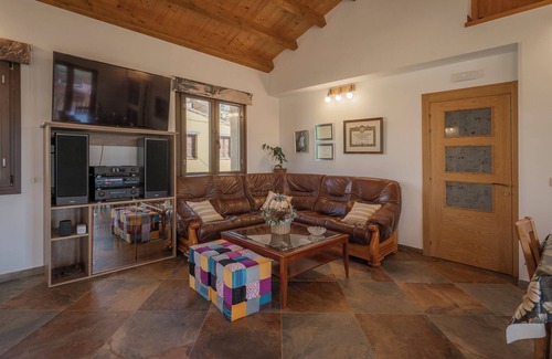 Castrojeriz Apartment | Room '101 Estandar' with Shared Garden, Wi-Fi and Air Conditioning