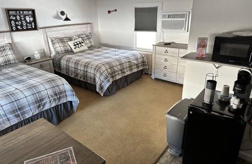 Schroon Lake Hotel | Room 105 two queen beds