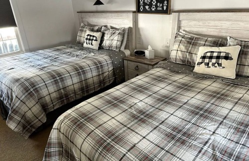Schroon Lake Hotel | Room 105 two queen beds