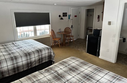 Schroon Lake Hotel | Room 110 two queen beds
