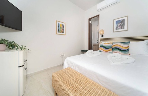 Santurce Hotel | Room 14: Chill City Veranda Near Miramar